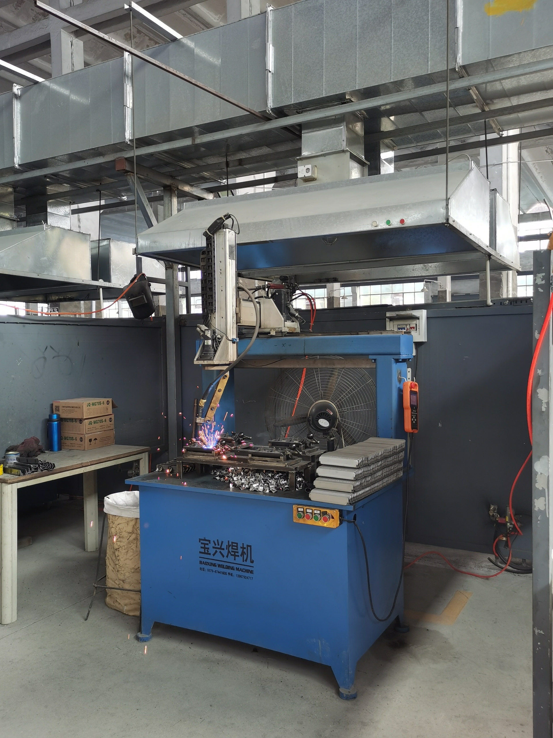 自动焊接机器人